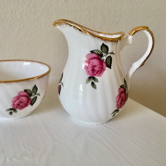 Vintage Bone China Sugar & Creamer Made in England Pink Roses 3-3/4" High - Picture 4 of 10